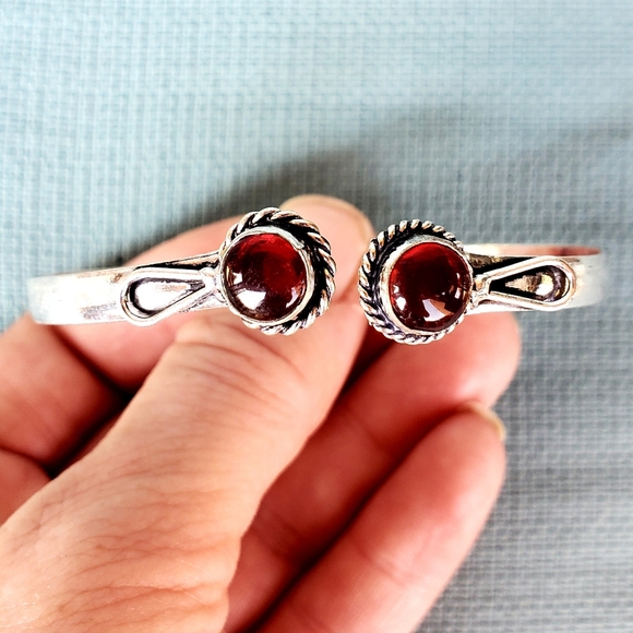 New Red Onyx Adjustable Silver Cuff Bracelet. - Picture 10 of 10
